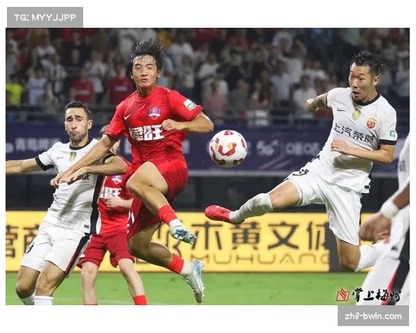 上海海港逆转梅州客家2比1精彩瞬间回顾球队拼搏与激情的巅峰时刻 上海海港逆转梅州客家2比1精彩瞬间回顾球队拼搏与激情的巅峰时刻